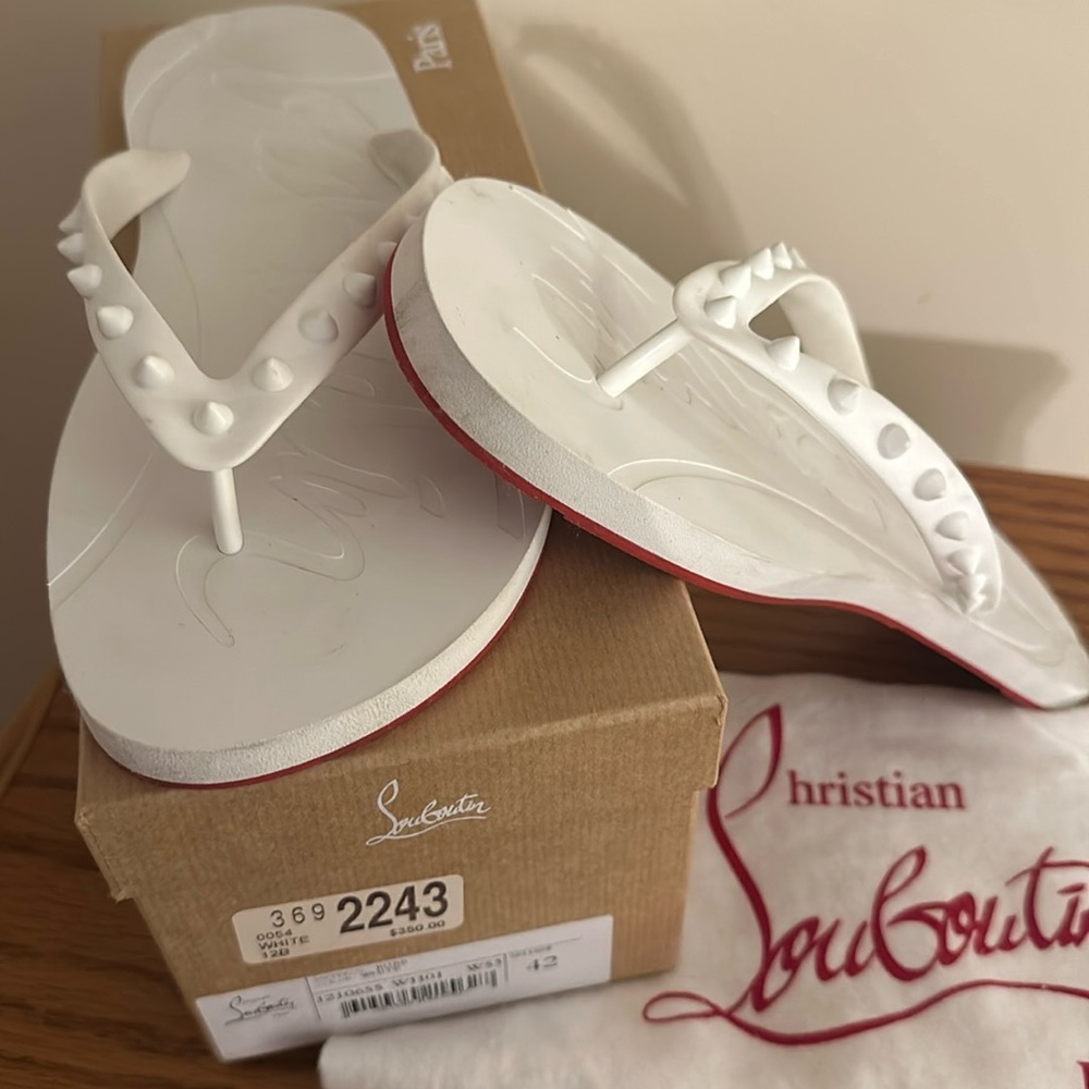 CHRISTIAN LOUBOUTIN Loubi Flip Flop, size 42 (12B).     Worn twice, like new.